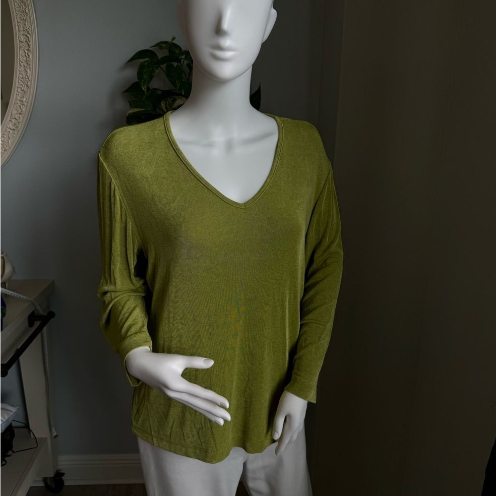 Chico's Green V-Neck Sweater Lightweight Knit